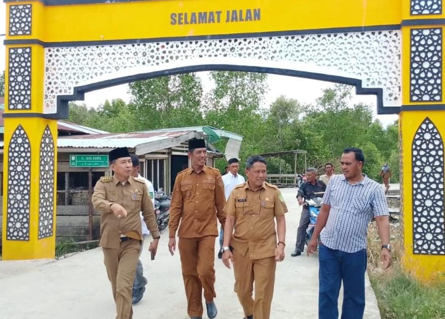 Kadis Perkim Rohil Blusukan ke Sinaboi, Tinjau Lokasi Pembangunan Perumahan